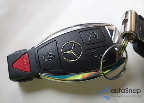 2016 Mercedes-Benz S 550 4Matic z USA, uszkodzony, nr VIN WDDUG8FB6GA243780